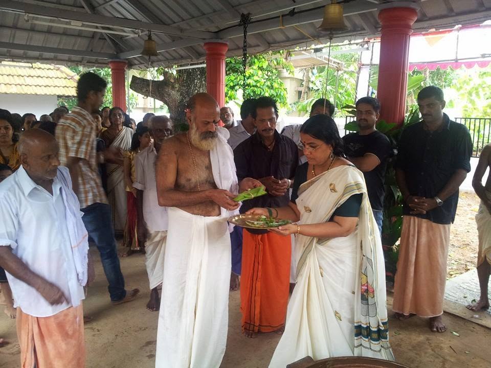 Koyikkal Palliyara Devi Geethangal CD release photo 01
